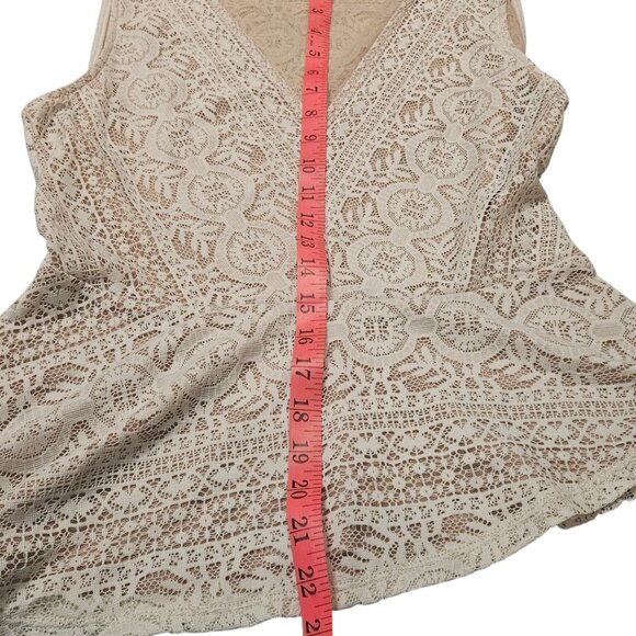 BCBG Lace Peplum Top Size Medium - Picture 6 of 7